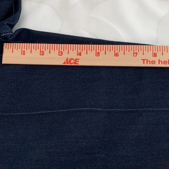 J Brand Women’s Dark Wash Jeans. Pleating down the front w/Cuffed Hem. Size 29 - Picture 9 of 11